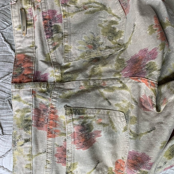 Anthropologie patterned jeans - Picture 4 of 6